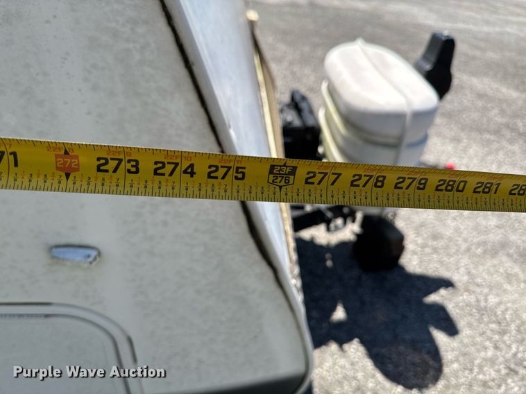 image for item DU9941 2010 Lance camper