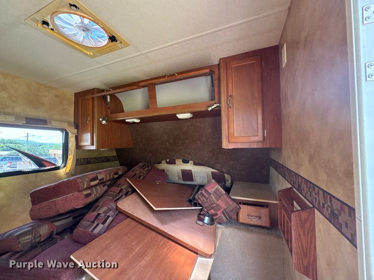 image for item DU9941 2010 Lance camper