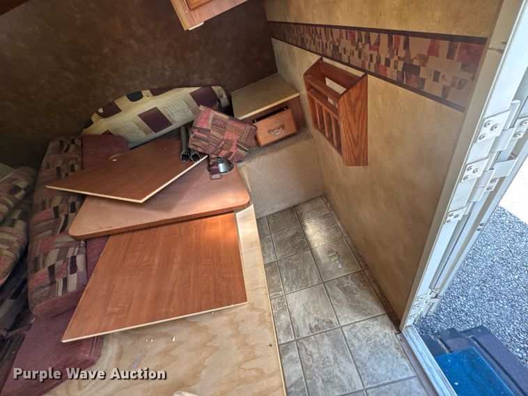 image for item DU9941 2010 Lance camper