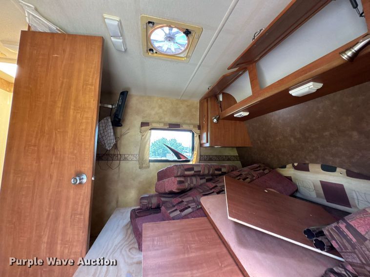 image for item DU9941 2010 Lance camper