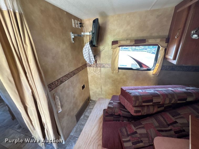 image for item DU9941 2010 Lance camper