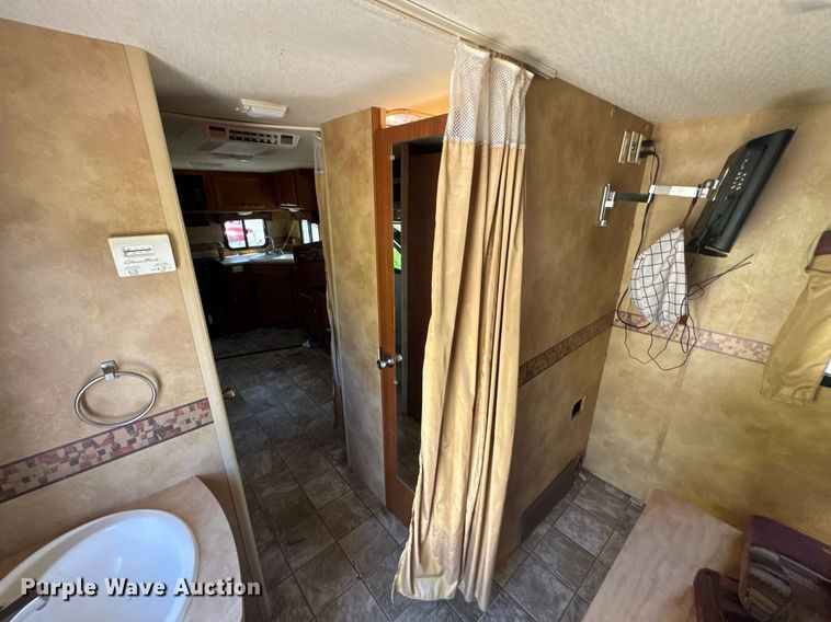 image for item DU9941 2010 Lance camper