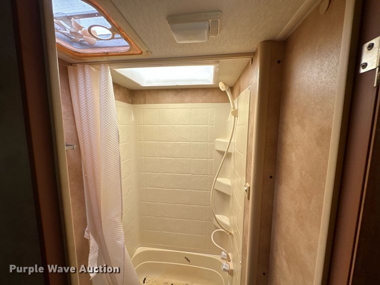 image for item DU9941 2010 Lance camper