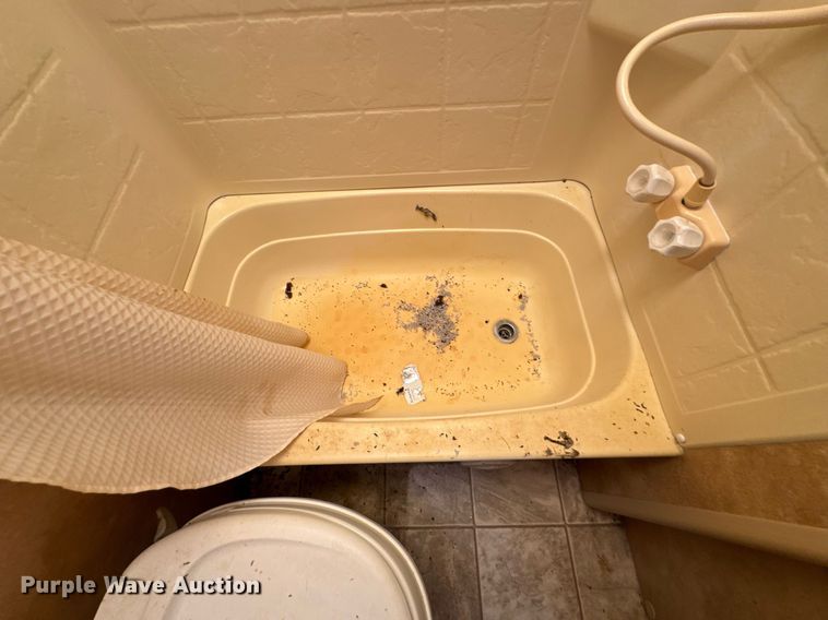 image for item DU9941 2010 Lance camper