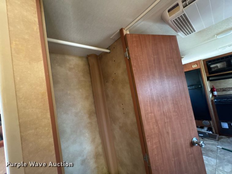 image for item DU9941 2010 Lance camper