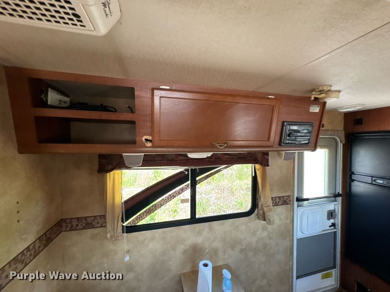 image for item DU9941 2010 Lance camper