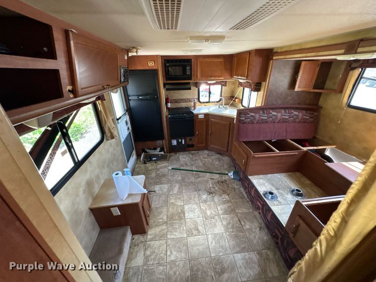 image for item DU9941 2010 Lance camper