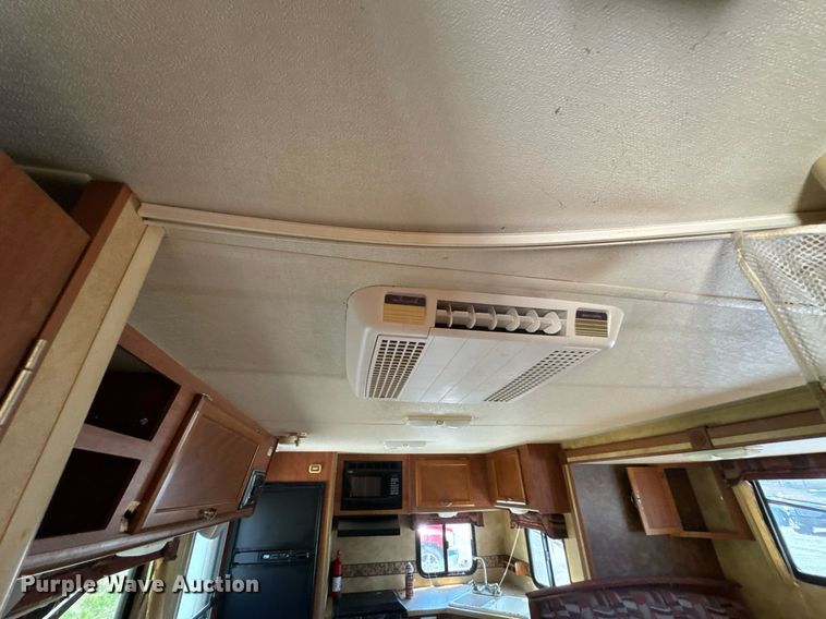 image for item DU9941 2010 Lance camper