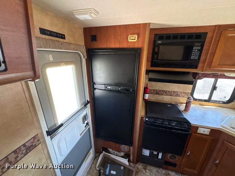 image for item DU9941 2010 Lance camper