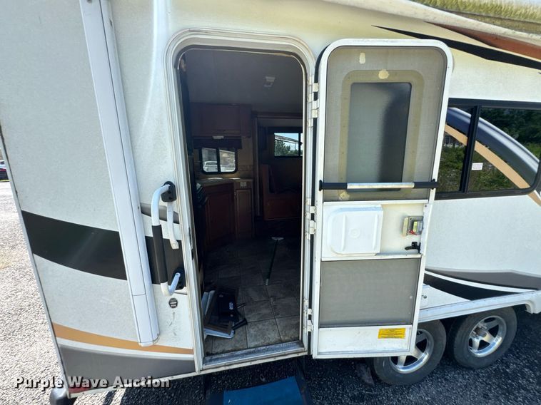 image for item DU9941 2010 Lance camper