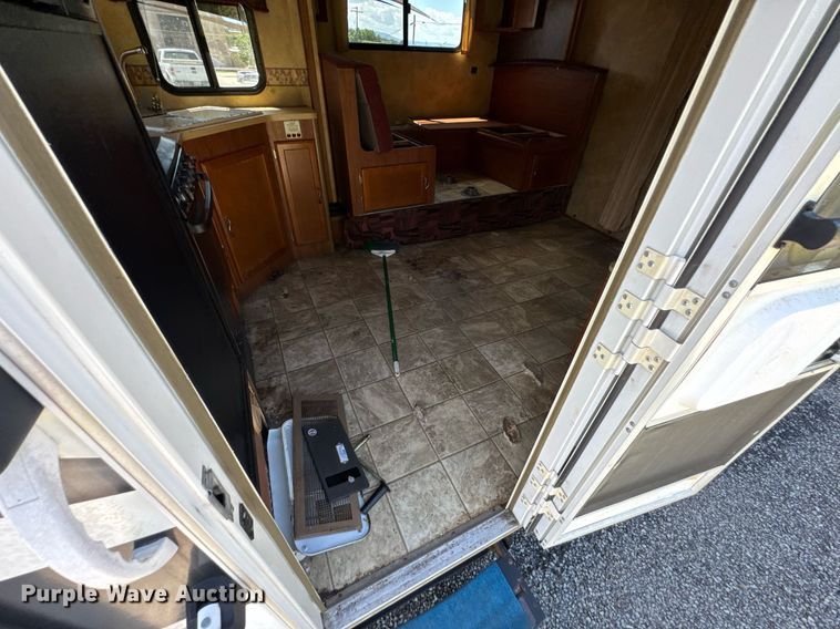 image for item DU9941 2010 Lance camper