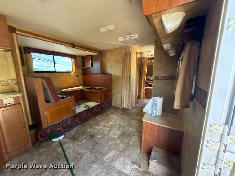 image for item DU9941 2010 Lance camper