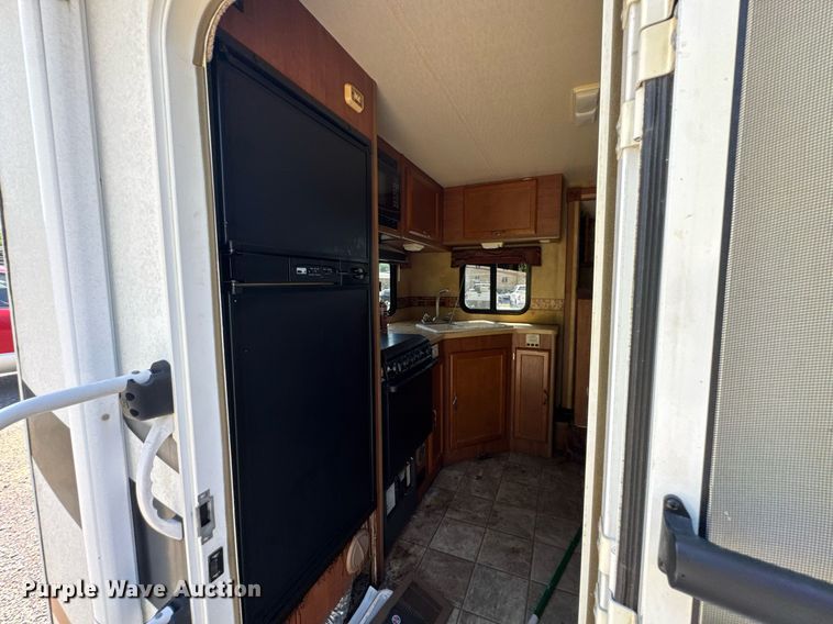 image for item DU9941 2010 Lance camper