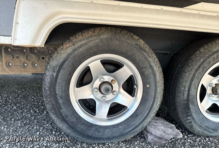 image for item DU9941 2010 Lance camper