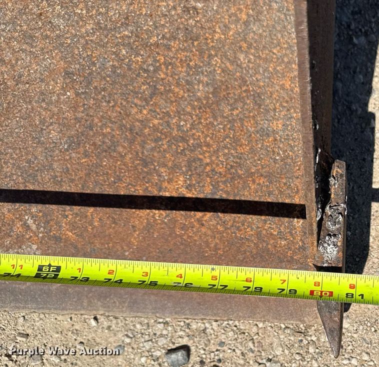 image for item DV2535 1977 John Deere 401 C tractor