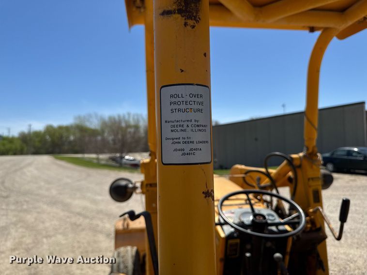 image for item DV2535 1977 John Deere 401 C tractor