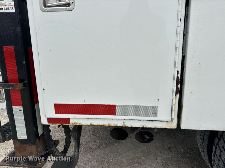 image for item DV4173 2011 Ford F550 XL utility / service truck