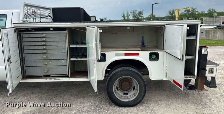 image for item DV4173 2011 Ford F550 XL utility / service truck