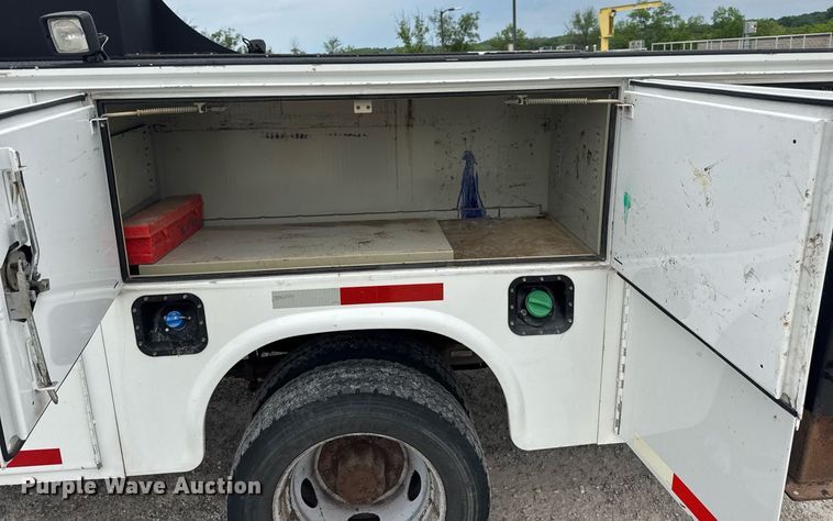image for item DV4173 2011 Ford F550 XL utility / service truck