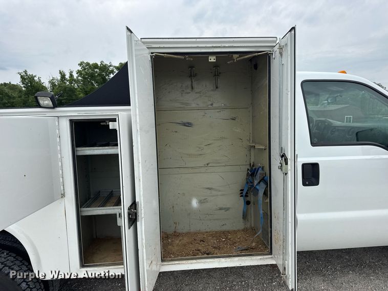 image for item DV4173 2011 Ford F550 XL utility / service truck