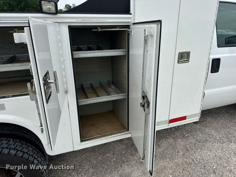 image for item DV4173 2011 Ford F550 XL utility / service truck