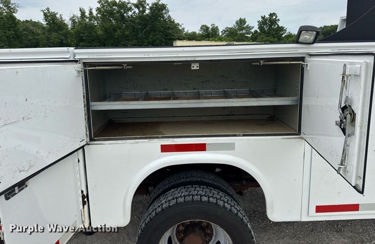 image for item DV4173 2011 Ford F550 XL utility / service truck