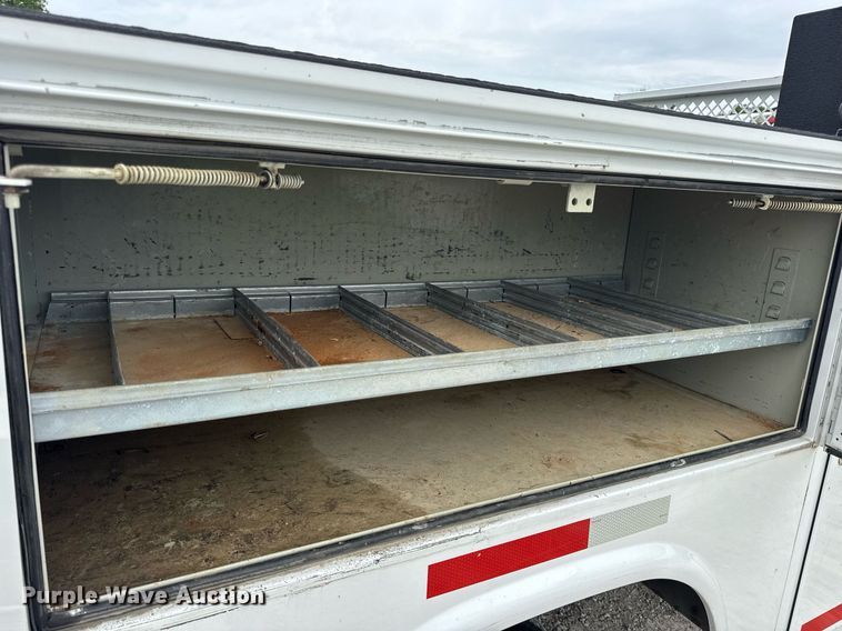 image for item DV4173 2011 Ford F550 XL utility / service truck