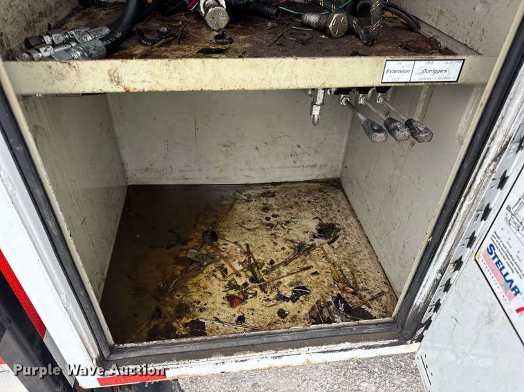 image for item DV4173 2011 Ford F550 XL utility / service truck