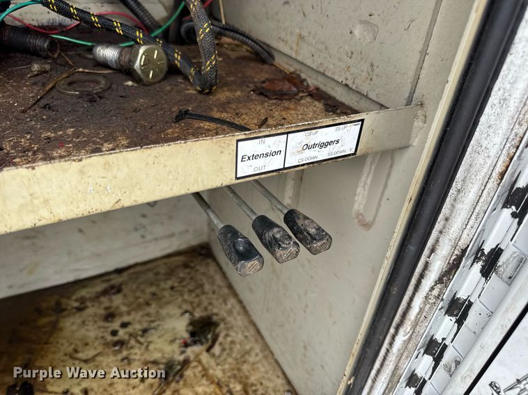 image for item DV4173 2011 Ford F550 XL utility / service truck