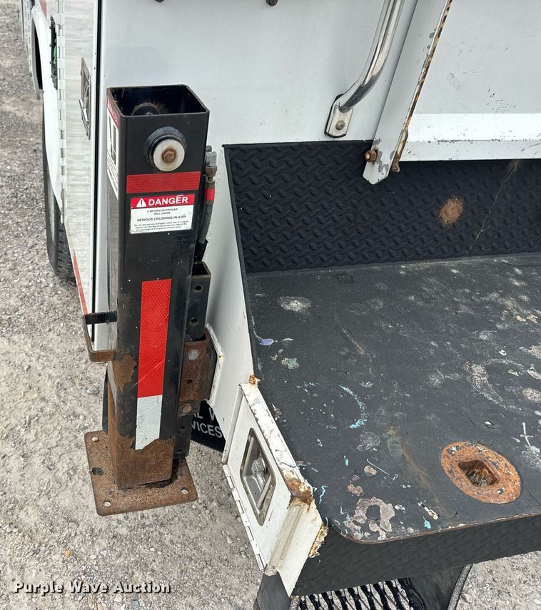 image for item DV4173 2011 Ford F550 XL utility / service truck