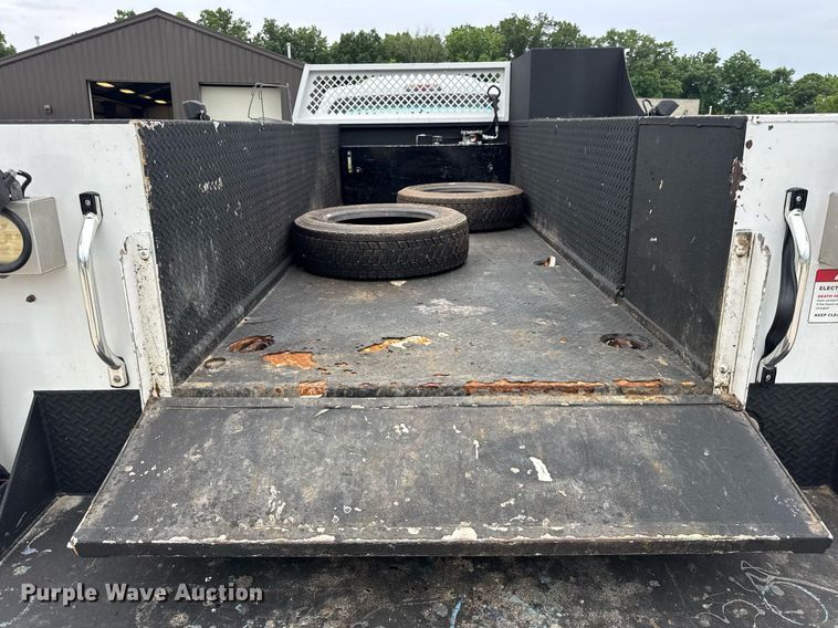 image for item DV4173 2011 Ford F550 XL utility / service truck