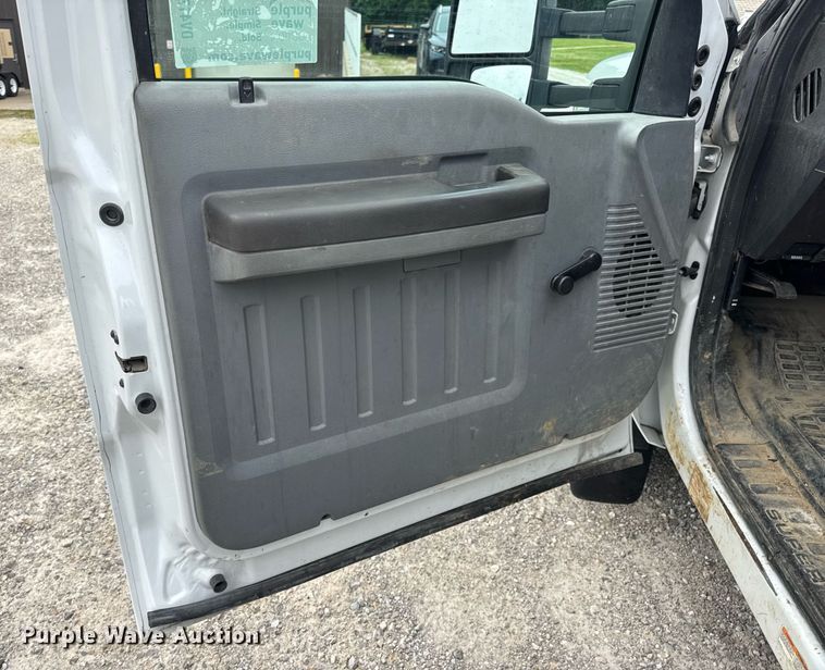 image for item DV4173 2011 Ford F550 XL utility / service truck