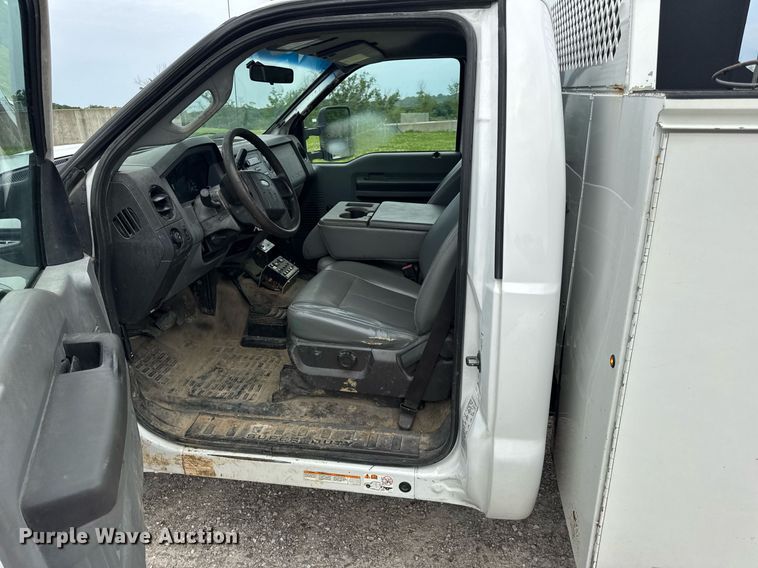 image for item DV4173 2011 Ford F550 XL utility / service truck