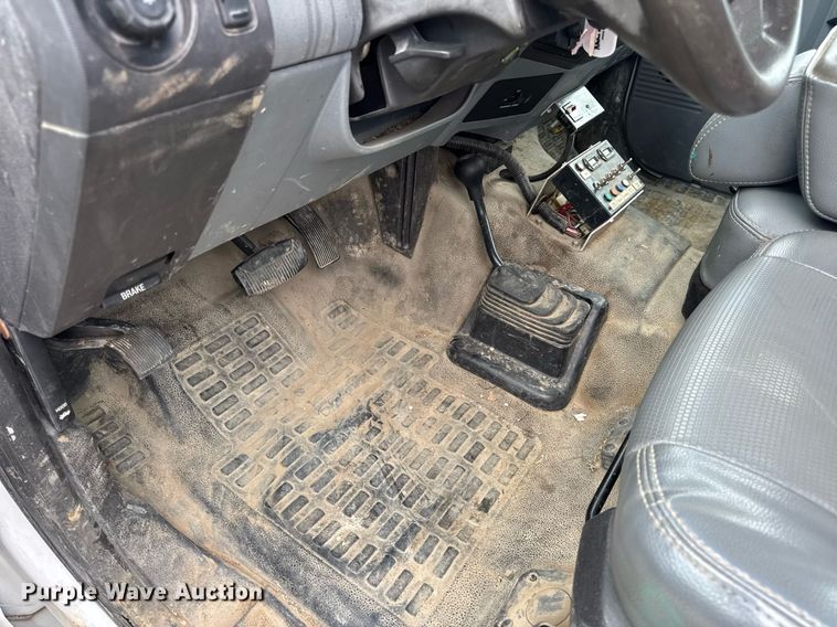 image for item DV4173 2011 Ford F550 XL utility / service truck