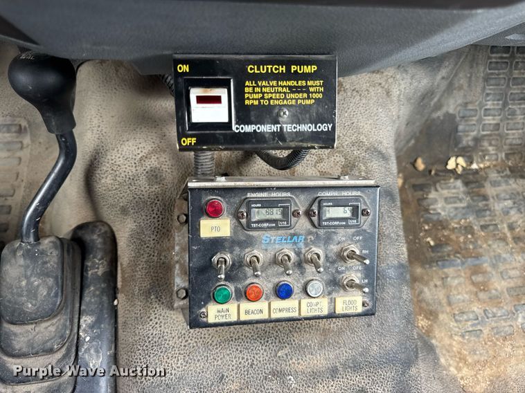 image for item DV4173 2011 Ford F550 XL utility / service truck