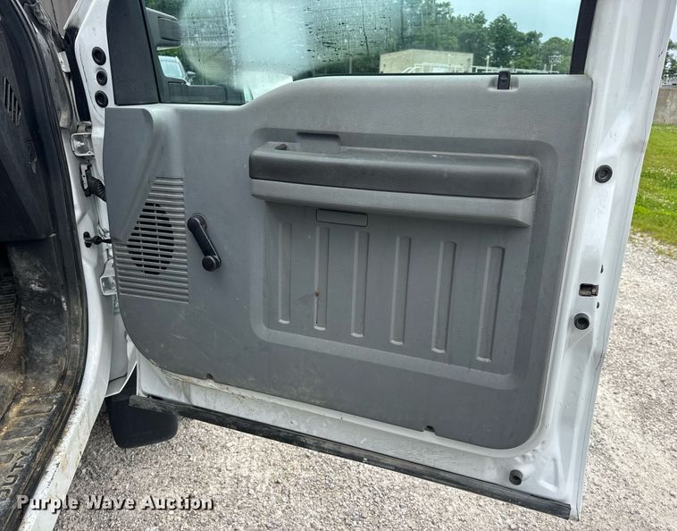 image for item DV4173 2011 Ford F550 XL utility / service truck