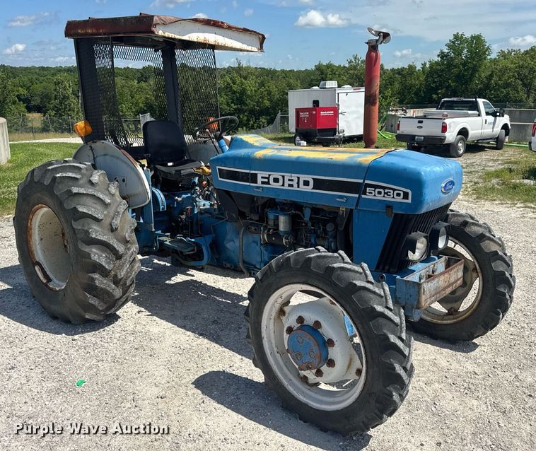 image for item DV4177 Ford 5030 MFWD tractor