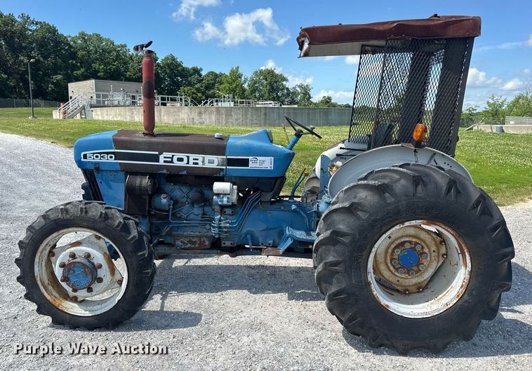 image for item DV4177 Ford 5030 MFWD tractor