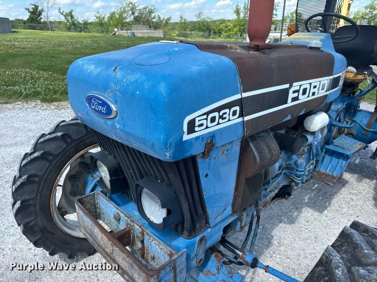 image for item DV4177 Ford 5030 MFWD tractor