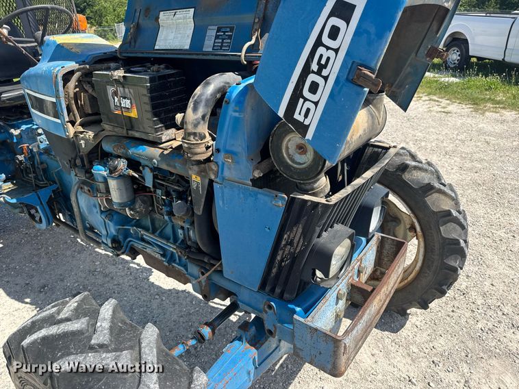 image for item DV4177 Ford 5030 MFWD tractor