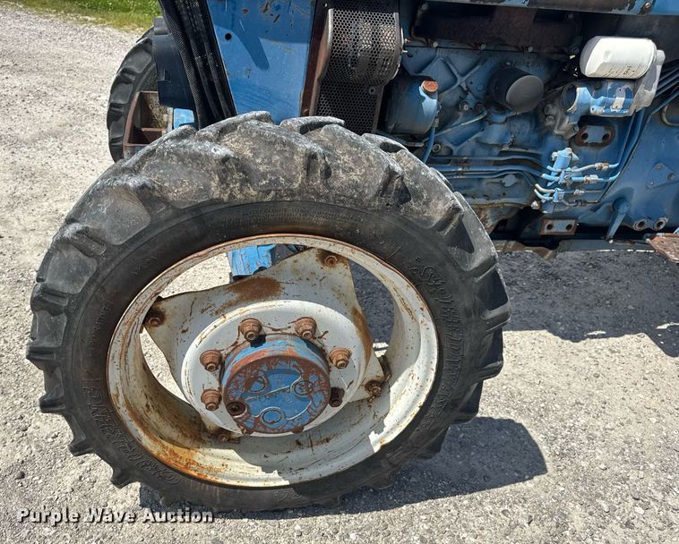 image for item DV4177 Ford 5030 MFWD tractor