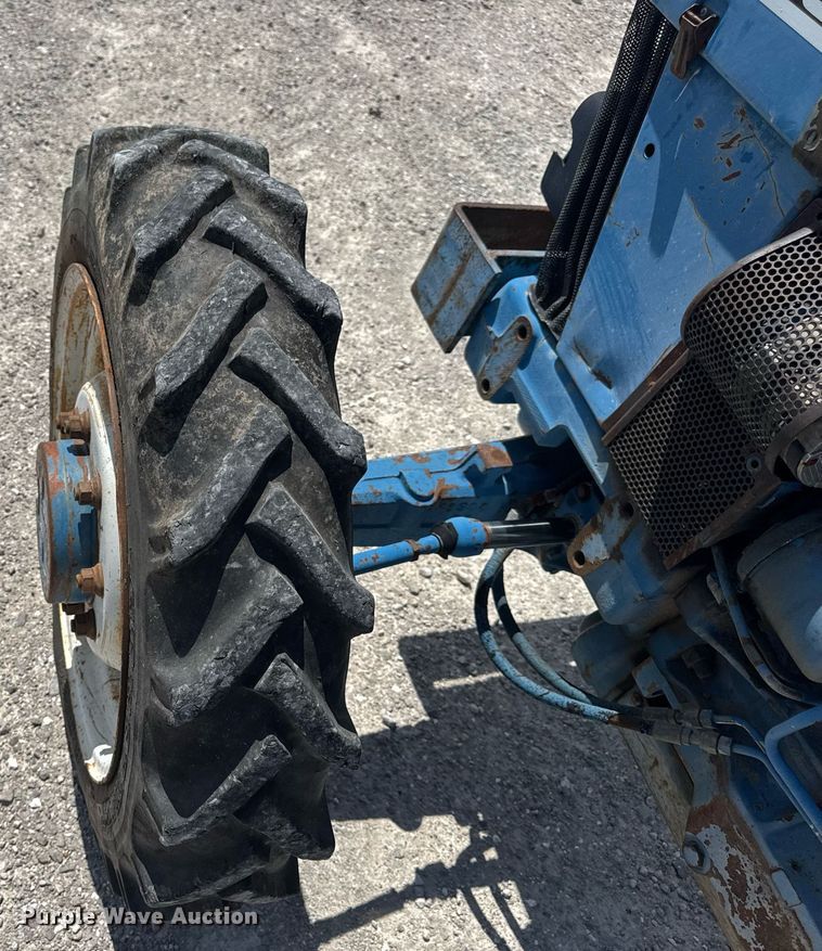 image for item DV4177 Ford 5030 MFWD tractor