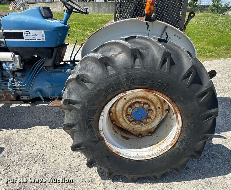 image for item DV4177 Ford 5030 MFWD tractor