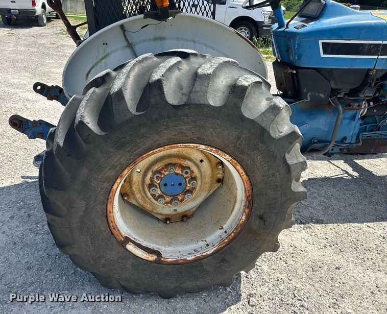 image for item DV4177 Ford 5030 MFWD tractor