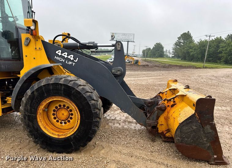 image for item DV4179 2005 John Deere 444J wheel loader
