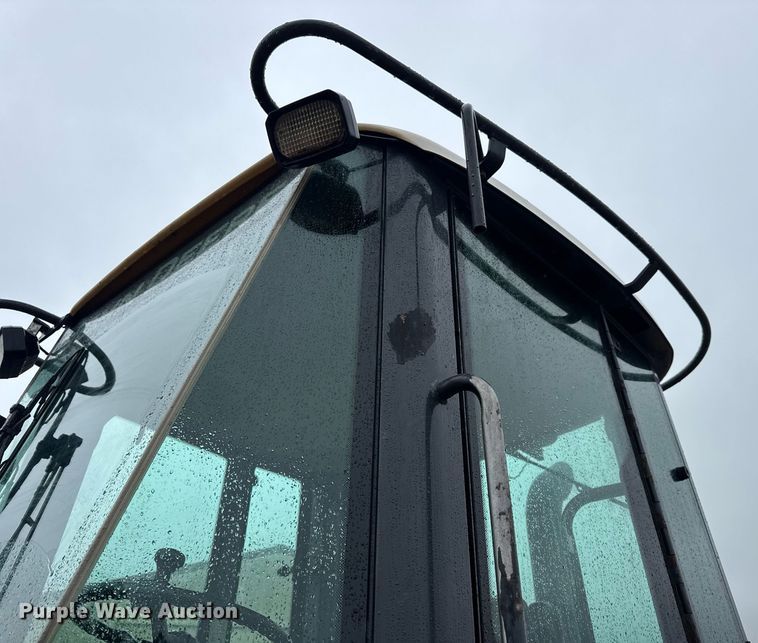 image for item DV4179 2005 John Deere 444J wheel loader