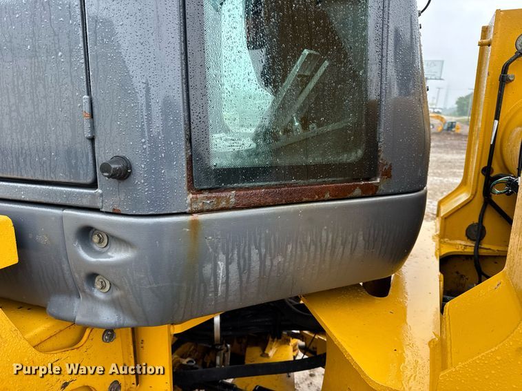 image for item DV4179 2005 John Deere 444J wheel loader