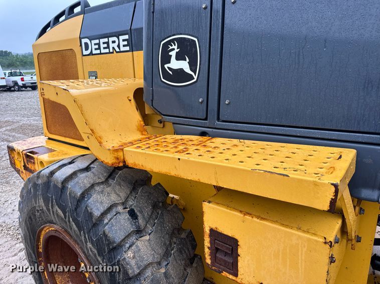 image for item DV4179 2005 John Deere 444J wheel loader