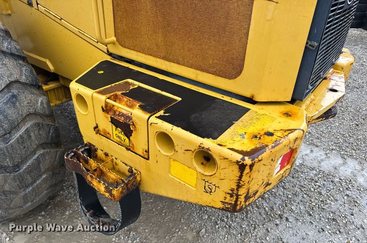 image for item DV4179 2005 John Deere 444J wheel loader