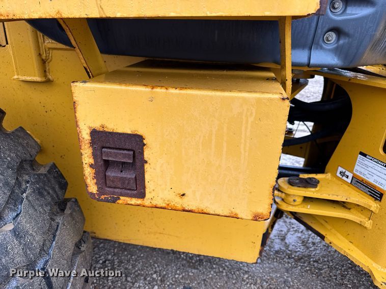 image for item DV4179 2005 John Deere 444J wheel loader